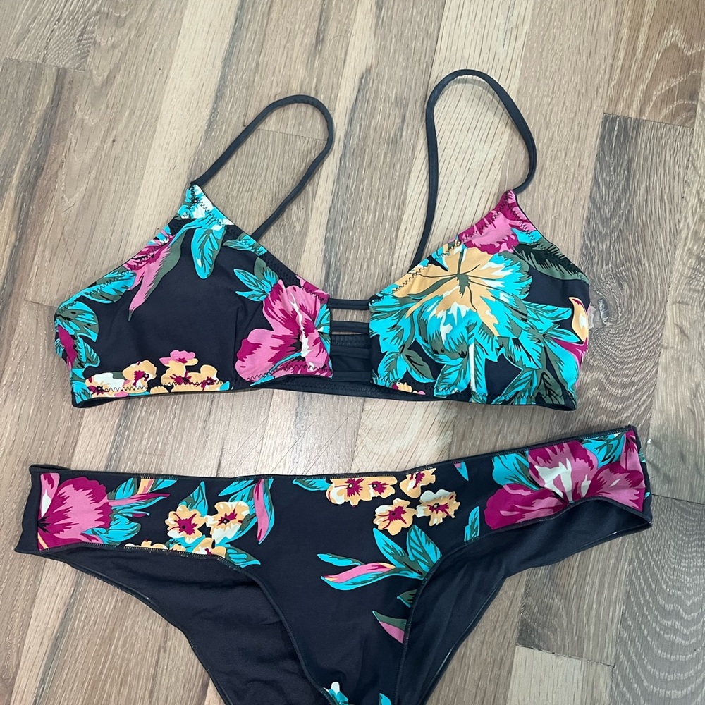 Rip Curl Gray and Pink Bikini Set Sporty Floral Swimwear